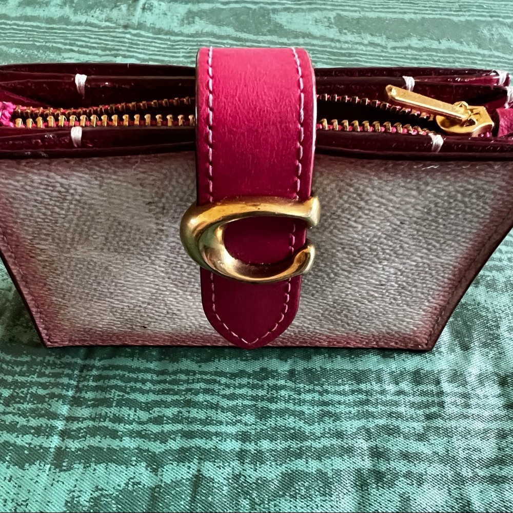 COACH Accordion Card Case In Blocked Signature Canvas